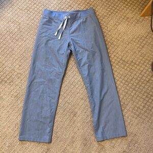 Figs scrub bottom like new